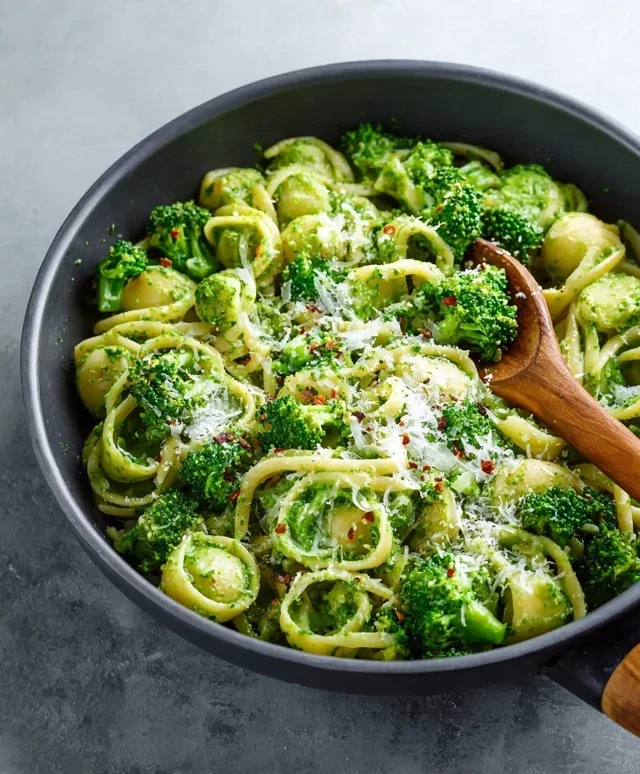 Light and Healthy Broccoli Pasta